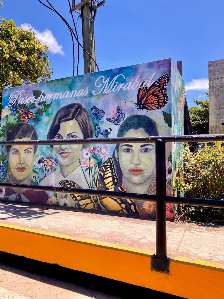 Pasea Hermanas Mirabal