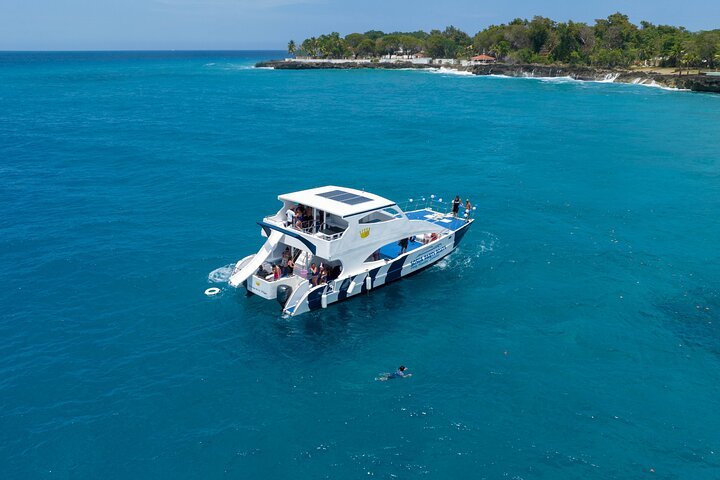 Sosua Party Boat – Snorkeling + Snack +BBQ Food and Drinks